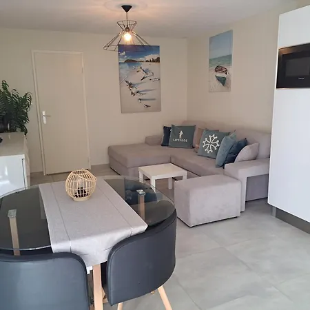 Le Colisee, Superbe Rez De Jardin Renove Avec Parking, Clim Et Wifi Apartmán