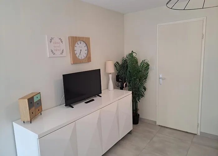 Le Colisee, Superbe Rez De Jardin Renove Avec Parking, Clim Et Wifi Apartmán